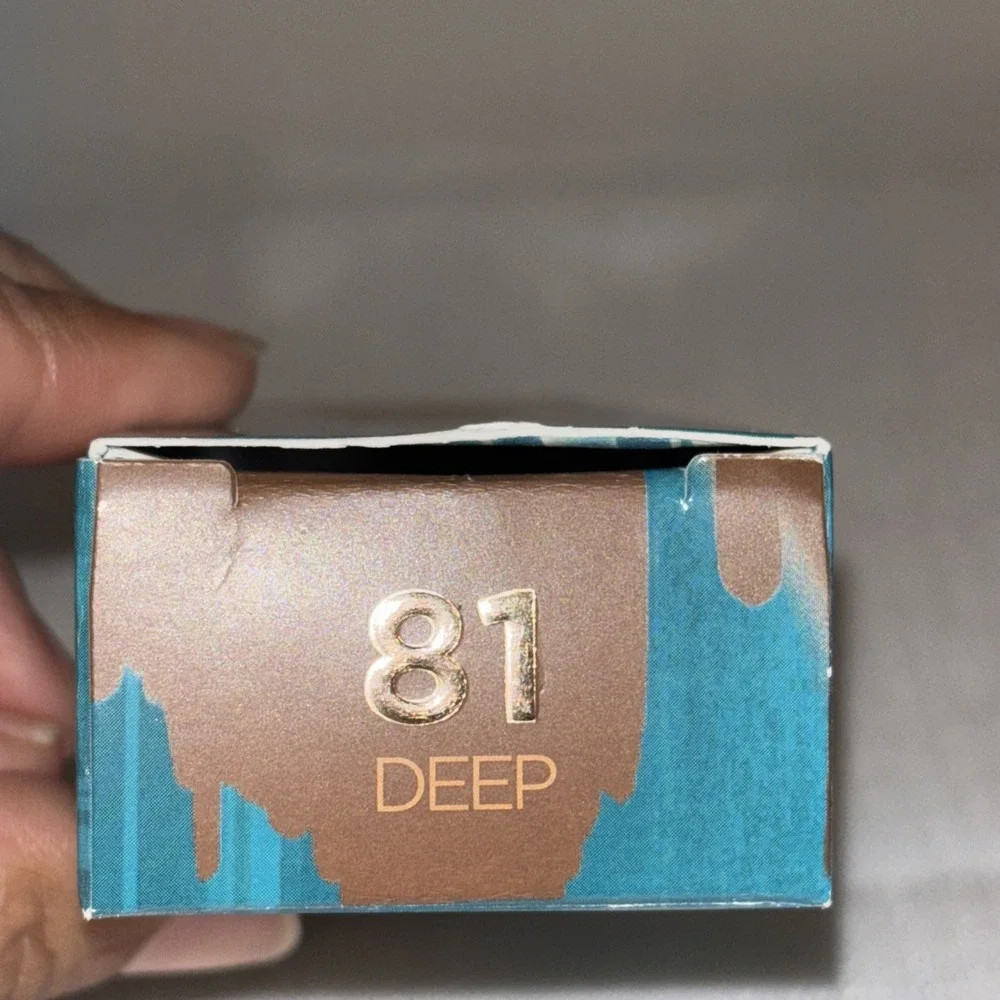 URBAN DECAY STAY NAKED Hydromaniac Tinted Glowy Hydrator 81 Deep 1.1oz